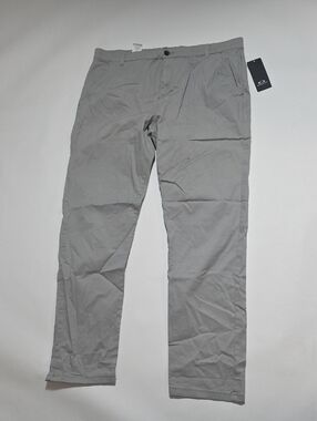 NWT Men's Oakley "ALL DAY CHINO PANT" in color Stone Grey. Size 38"x 32"